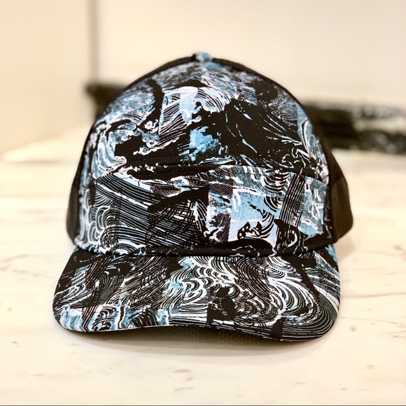 Lululemon | Dash and Splash Cap II - Picture 5 of 12